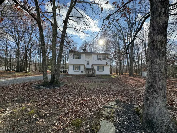 119 Depue Cir, Bushkill, PA 18324