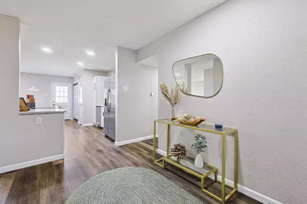 5221 Runyon Drive, The Colony, TX 75056