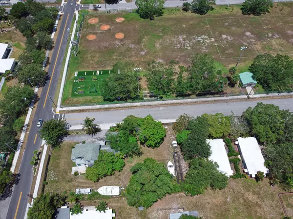 117 SW 4th ST, Delray Beach, FL 33444