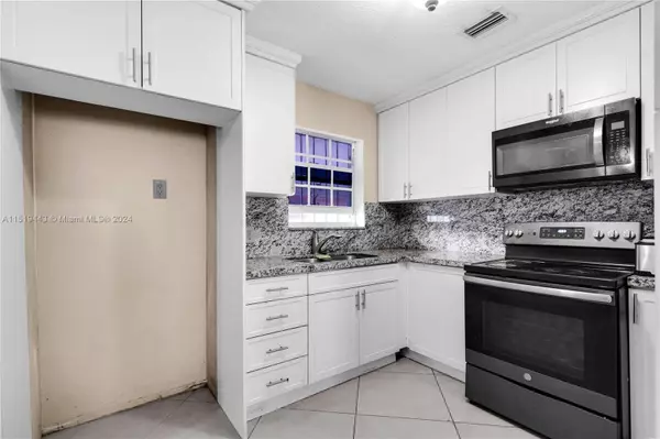 2345 Superior St, Opa-locka, FL 33054