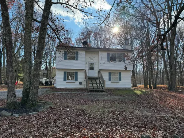 119 Depue Cir, Bushkill, PA 18324