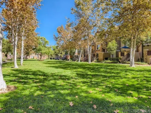 10177 Star Magnolia LN, Santee, CA 92071