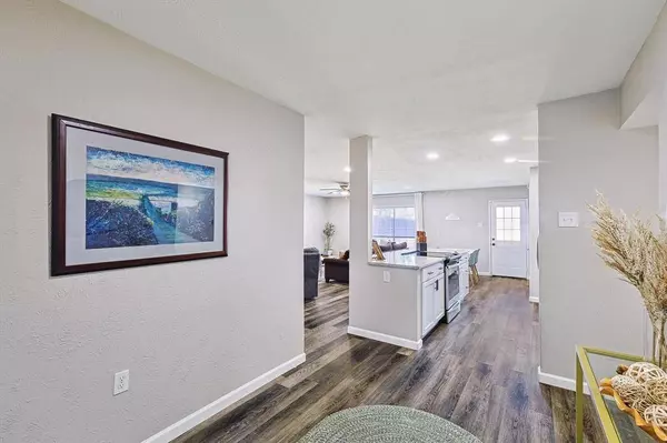 5221 Runyon Drive, The Colony, TX 75056