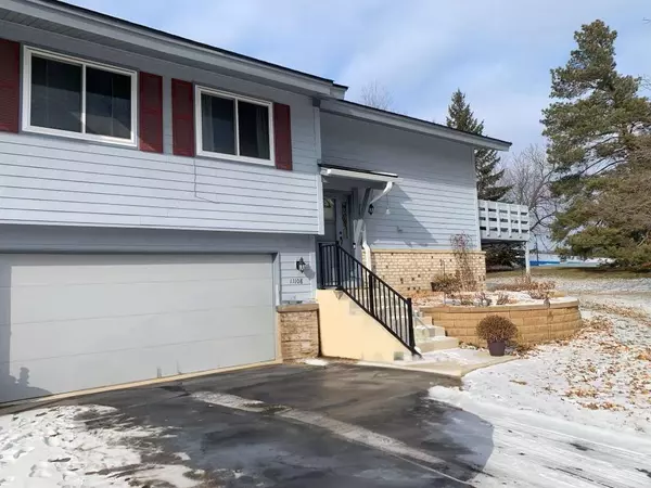 11108 Xavier CT, Bloomington, MN 55437