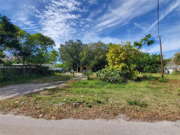 5504 12th St E, Bradenton, FL 34203