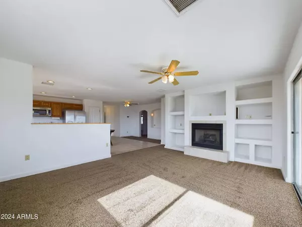 27147 S BENNETT Way, Congress, AZ 85332