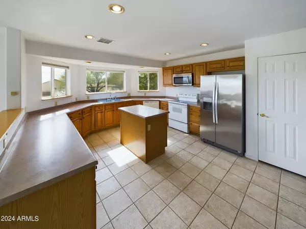 27147 S BENNETT Way, Congress, AZ 85332