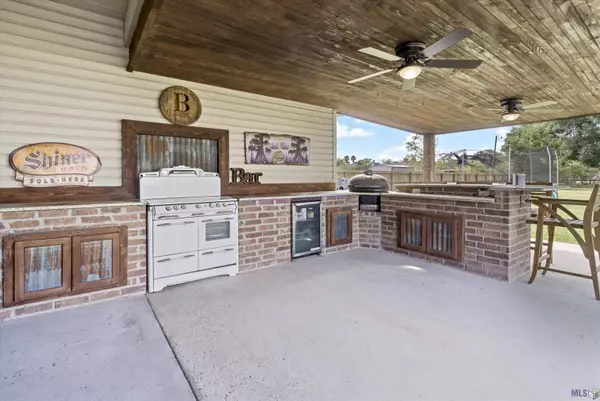 14501 STONEGATE MANOR DR, Gonzales, LA 70737