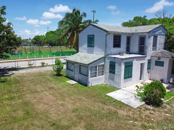 117 SW 4th ST, Delray Beach, FL 33444