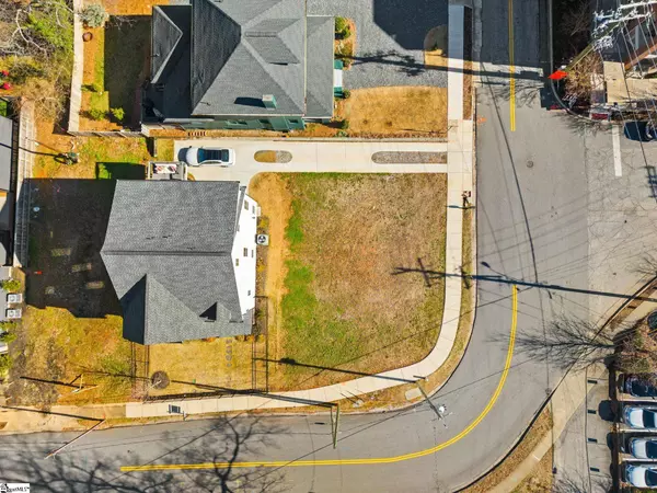 12 Perry Avenue, Greenville, SC 29601