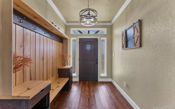 151 HIDDEN RANCH CT, Floresville, TX 78114