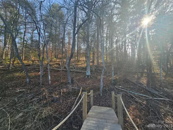 524 Settings BLVD, Valdese, NC 28690