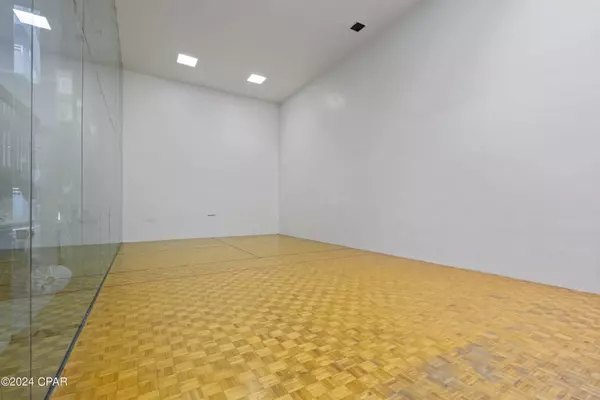 6905 Thomas DR #412, Panama City Beach, FL 32408