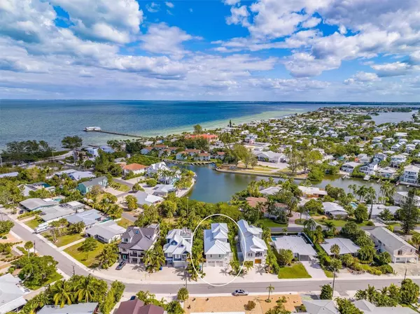 142 CRESCENT DR, Anna Maria, FL 34216