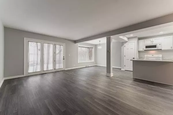 144 Pamela DR, Bolingbrook, IL 60440