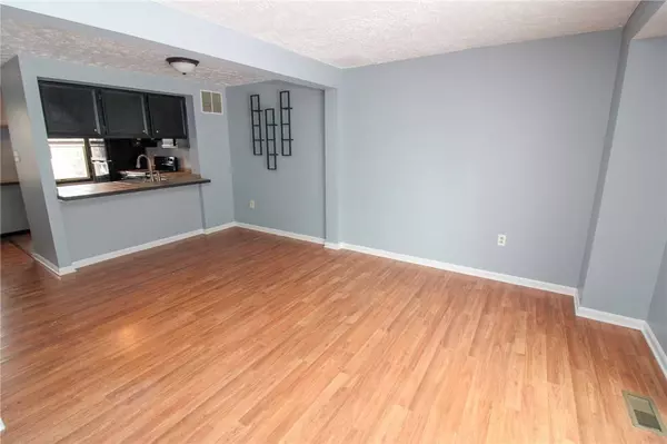 7616 Lafayette Sq, Aliquippa, PA 15001