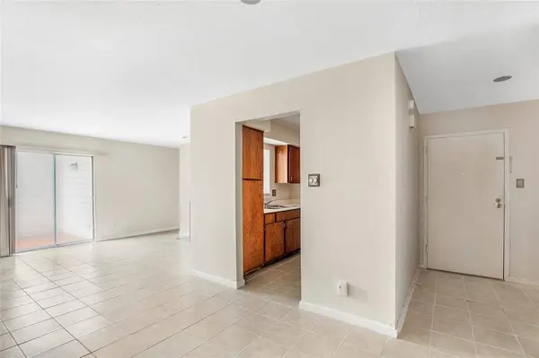 2333 Bering DR #111, Houston, TX 77057