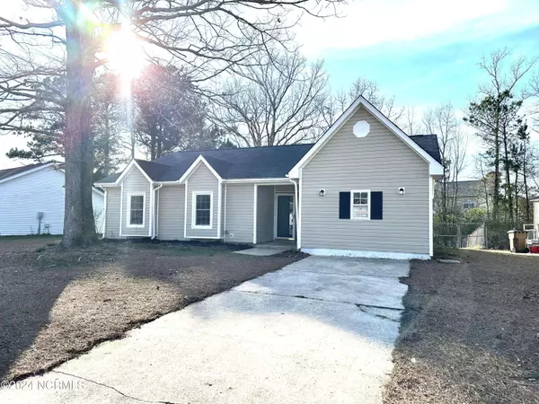 124 Broadleaf Drive, Jacksonville, NC 28546