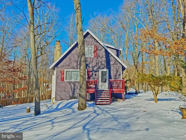 7410 W DOGWOOD LN, Cresco, PA 18326