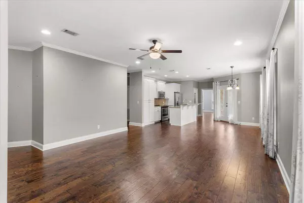 16 Riviera Cir, Hattiesburg, MS 39402