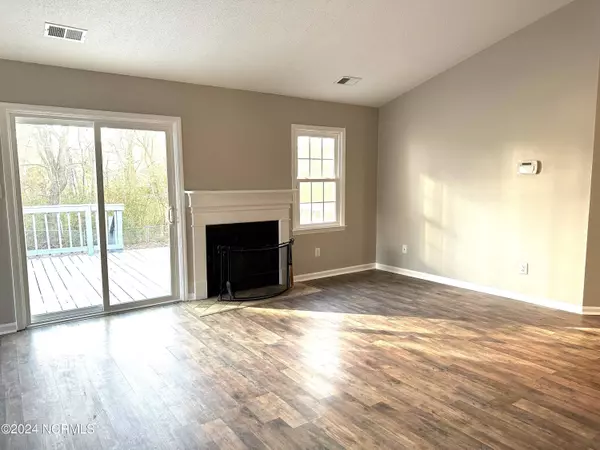 124 Broadleaf Drive, Jacksonville, NC 28546