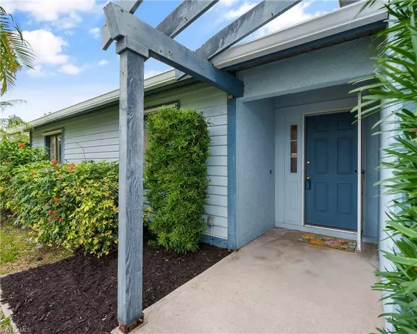 8232 Albatross RD, Fort Myers, FL 33967