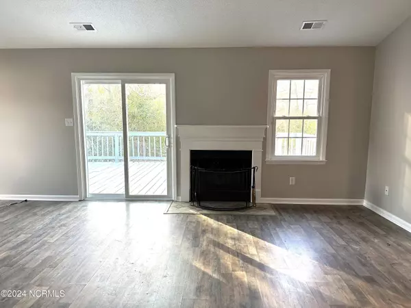 124 Broadleaf Drive, Jacksonville, NC 28546