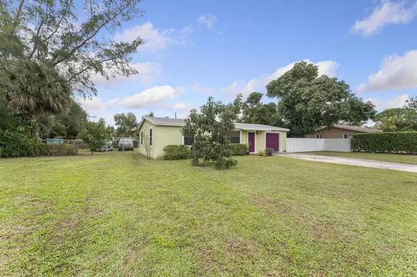 2768 Cherokee RD, West Palm Beach, FL 33406