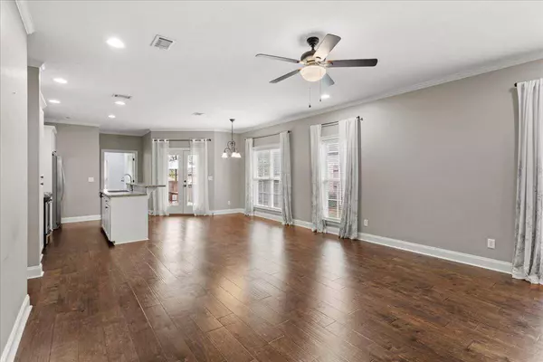 16 Riviera Cir, Hattiesburg, MS 39402