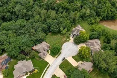 River Hills CT, Parkville, MO 64152