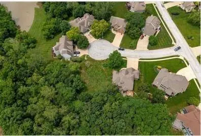 River Hills CT, Parkville, MO 64152