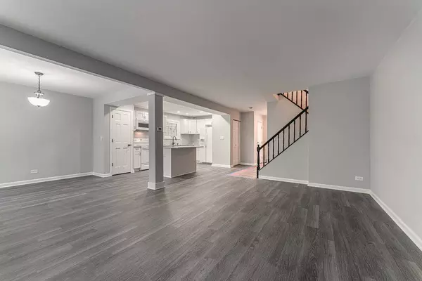 144 Pamela DR, Bolingbrook, IL 60440