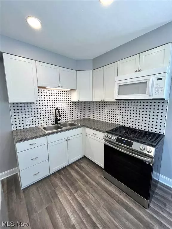 159 Evergreen CIR, Akron, OH 44301