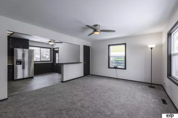 1203 W 14th Avenue, Bellevue, NE 68005