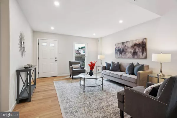 8405 SUFFOLK PL, Philadelphia, PA 19153