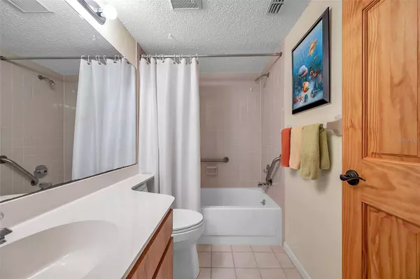 1485 HALSEY DR #201, Dunedin, FL 34698