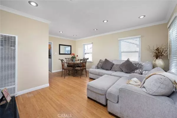 2057 W 96th ST, Los Angeles, CA 90047