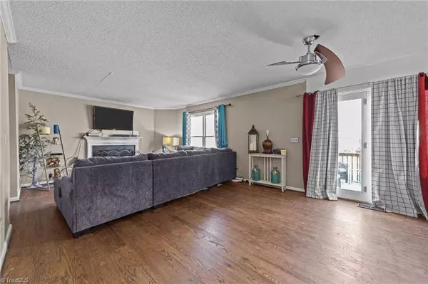 4003 Hope Valley LN, Greensboro, NC 27401