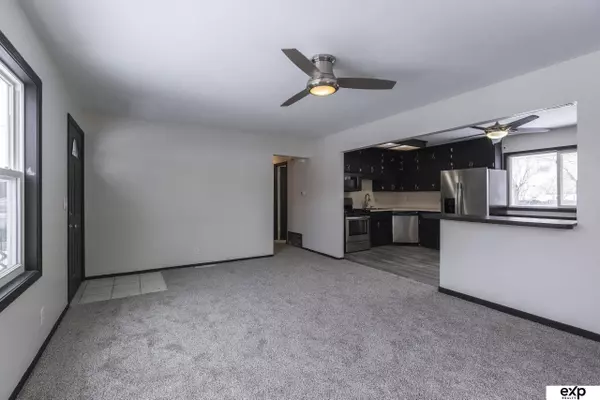 1203 W 14th Avenue, Bellevue, NE 68005