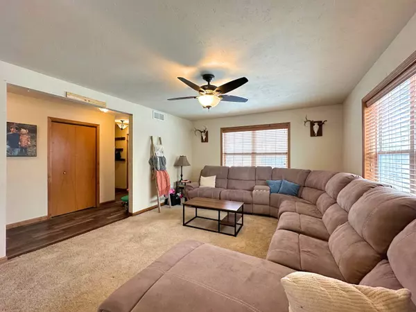 2643 GRASSY LN, Neenah, WI 54956