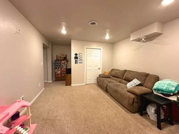 2643 GRASSY LN, Neenah, WI 54956