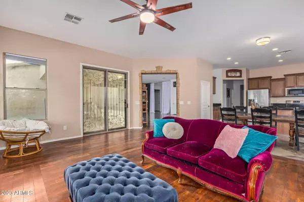 18933 N FALCON Lane, Maricopa, AZ 85138