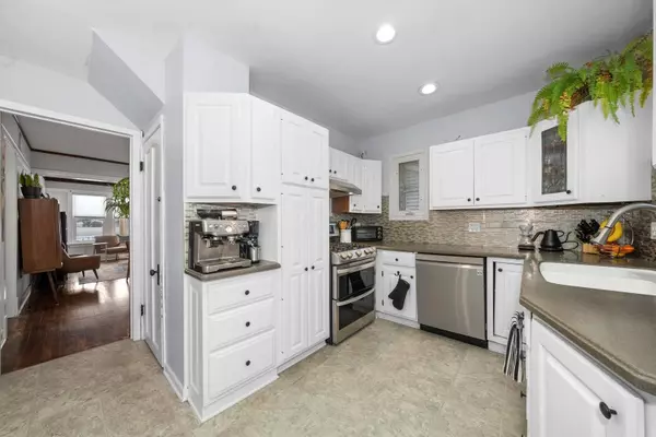 5958 N Manton AVE, Chicago, IL 60646