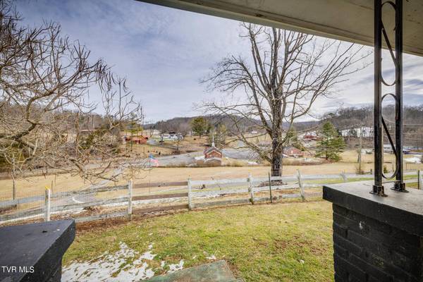 108 John Taylor RD, Elizabethton, TN 37643