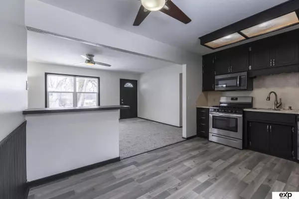 1203 W 14th Avenue, Bellevue, NE 68005