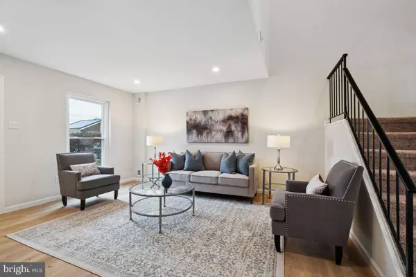 8405 SUFFOLK PL, Philadelphia, PA 19153