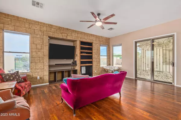 18933 N FALCON Lane, Maricopa, AZ 85138