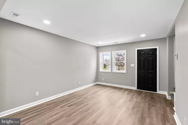 3004 GRANTLEY AVE, Baltimore, MD 21215