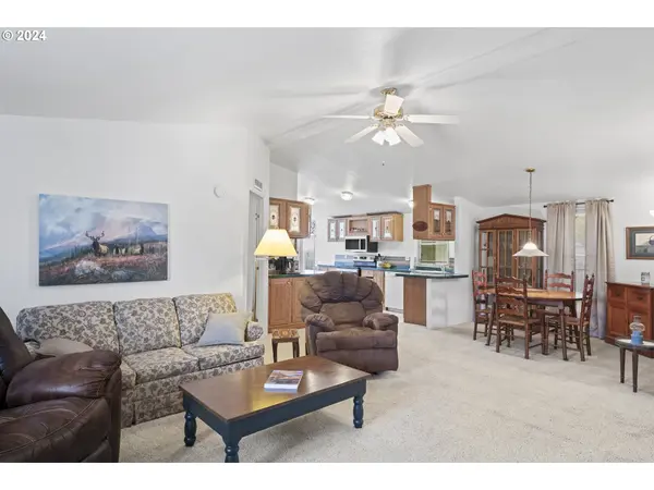 700 N MILL ST #78, Creswell, OR 97426