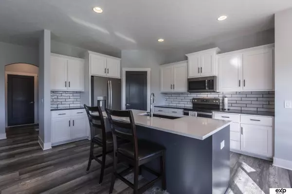 10311 S 188th Street, Omaha, NE 68136